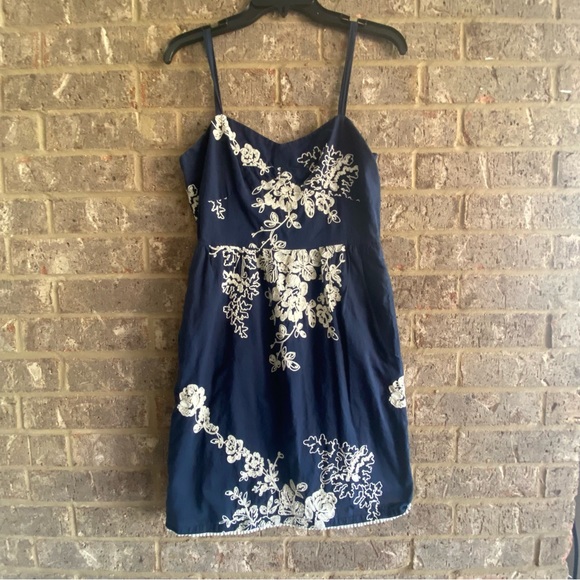 J. Crew Dresses & Skirts - J Crew embroidered navy dress size 6